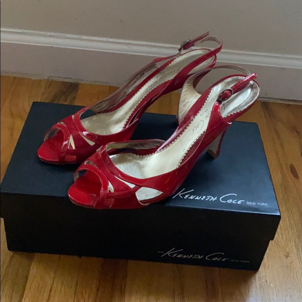 Kenneth Cole Hour Glass Heels